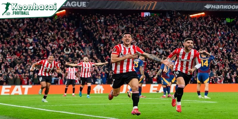 HLV Valverde phản ứng gay gắt sau thẻ đỏ gây tranh cãi trong trận thua MU 3 Athletic Bilbao quyết không buông xuôi trước trận lượt về