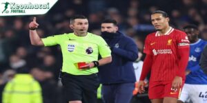 Michael Oliver trở lại Premier League, bắt chính trận West Ham vs Tottenham 1 Từng bị chỉ trích vì quyết định gây tranh cãi với Arsenal