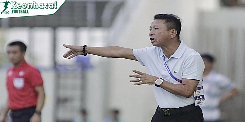 HLV Văn Sỹ Sơn tự hào dù SLNA thua Ninh Bình 0-1 tại V.League 2025 3 HLV Văn Sỹ Sơn hướng tới chặng đường tiếp theo