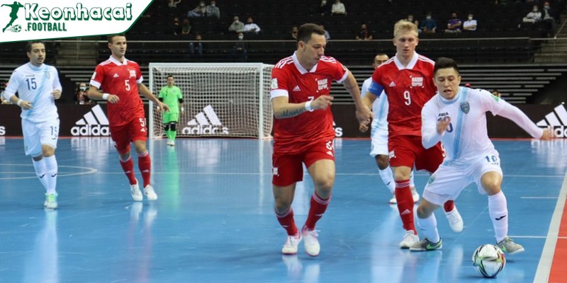 Sự mê hoặc thú vị của bóng đá futsal trong nhà 2 Futsal là môn thể thao các đội thi đấu với nhau nhưng ở trong nhà