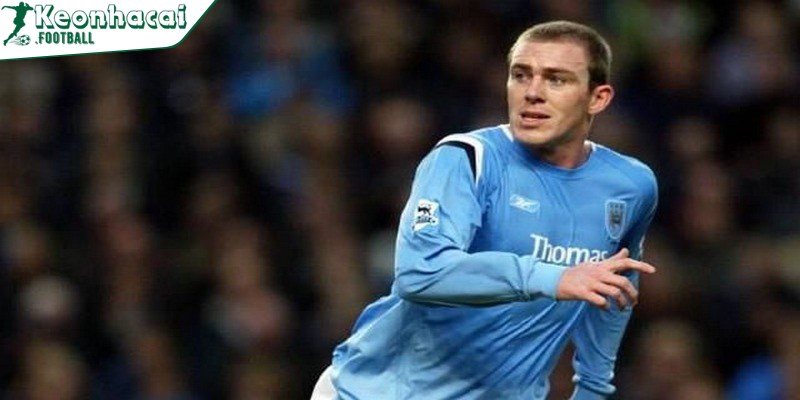 Top cầu thủ nặng ký nhất thế giới khiến đối thủ khiếp sợ 2 Richard Dunne mệnh danh là gã khổng lồ 95kg
