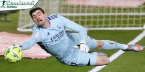 Những thủ môn xuất sắc nhất trong nền túc cầu thế giới 3 Thibaut Courtois là một thủ môn xuất sắc nhất với kỹ thuật toàn diện