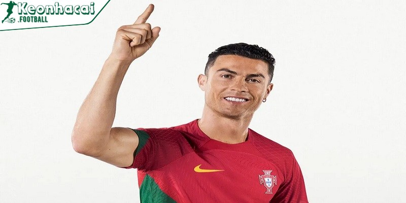 Đánh Giá CR7 Các Mùa Trong FIFA: Từ FO4 Đến Mùa Hot 4 Ronaldo De Lima FO4 mùa TT không khác biệt quá lớn so với phiên bản mùa NHD