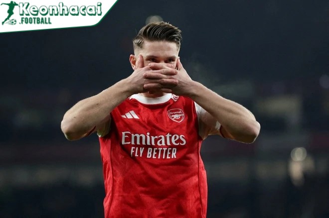 Pha bỏ lỡ gây sốc của Gyokeres trong trận Arsenal thắng Kairat Almaty 2 Viktor Gyokeres gây tranh cãi với pha bỏ lỡ cơ hội ghi bàn khó tin ở cự ly gần