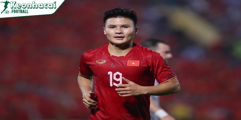 Lương Cầu Thủ Quang Hải Bao Nhiêu Tiền Một Tháng Chuẩn Nhất? 3 Ngoài mức lương hàng tháng, Quang Hải nhận số tiền lót tay là khoảng 5 tỷ đồng