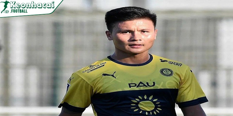 Quang Hải Cao Bao Nhiêu? Điểm Nổi Bật Của Cầu Thủ 3 Quang Hải đang hoạt động trong màu áo đấu của Pau PC