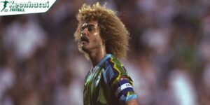 Tiểu sử Carlos Valderrama – Huyền thoại “El Pibe” của bóng đá Colombia 1 Valderrama lại kiểm soát trận đấu bằng trí tuệ và sự điềm tĩnh