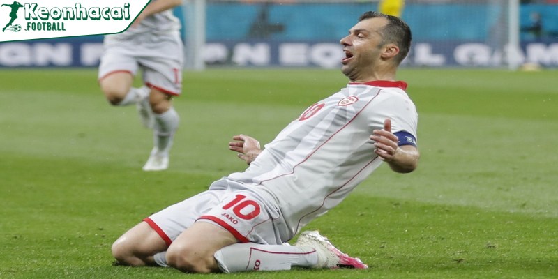 Tiểu sử Goran Pandev: Huyền thoại bóng đá Bắc Macedonia 3 Gia nhập Lazio, Pandev thực sự bước vào giai đoạn thăng hoa của sự nghiệp