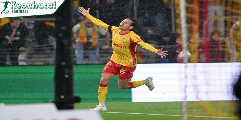 Tiểu sử tiền vệ Florian Thauvin – Ngôi sao tài hoa của bóng đá Pháp 3 Năm 2013, Florian Thauvin gia nhập Olympique de Marseille với nhiều kỳ vọng