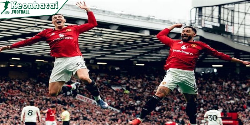 MU trở lại Champions League, Michael Carrick khẳng định “điều tự nhiên” 3 Tương lai nào cho Carrick tại Old Trafford?