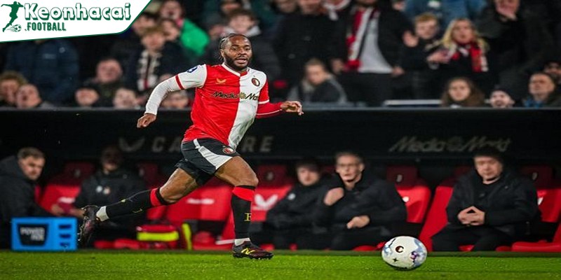 Robin van Persie: “Sterling xứng đáng được tôn trọng hơn” 3 Tương lai của Sterling vẫn nhận được niềm tin