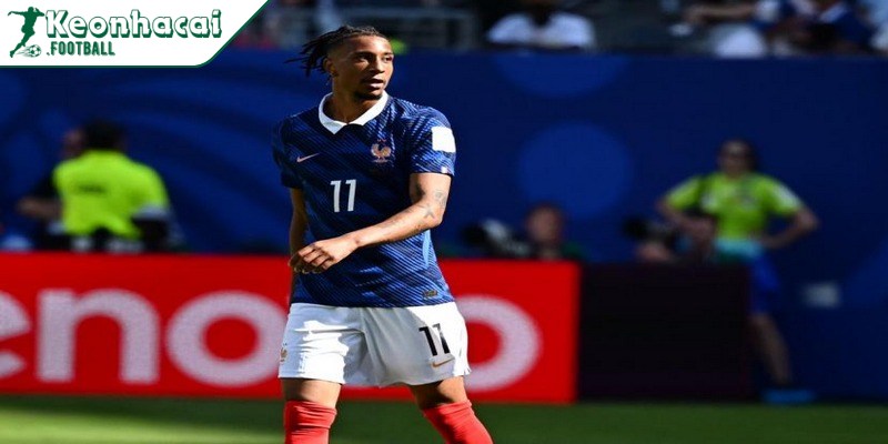 Vieira: Michael Olise là Quả bóng Vàng tương lai của bóng đá Pháp 2 Michael Olise tỏa sáng trong chiến thắng của tuyển Pháp trước Senegal