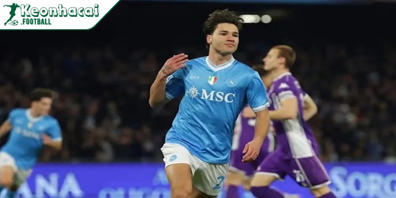 Tiểu sử cầu thủ Antonio Vergara: Tài năng trẻ trưởng thành từ lò đào tạo Napoli 2 Antonio Vergara sinh ngày 16/01/2003 tại Frattaminore